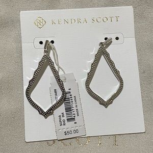 Sophia Earring Kendra Scott 25$